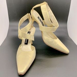 Nina Gold Pumps Heels Metallic Fabric Upper Leather Sole Cross Strap Size 7.5